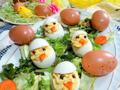 Pulcini pasquali di uova sode