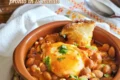 Uova e fagioli in tegame